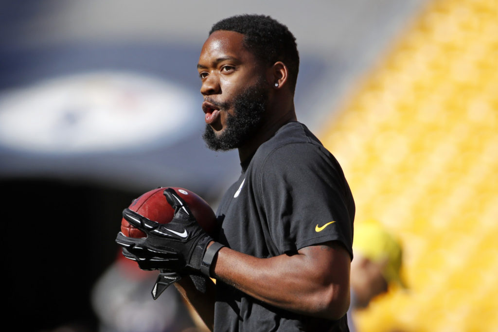 Pittsburgh Steelers tight end Ladarius Green (80) warms up before an NFL football game against the New England Patriots in Pittsburgh, Sunday, Oct. 23, 2016. (AP Photo/Gene J. Puskar)
